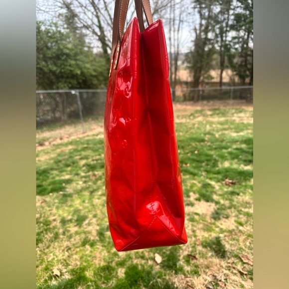 LV w/ COA Reade Shopper Tote MM in Red Vernis - Picture 5 of 16